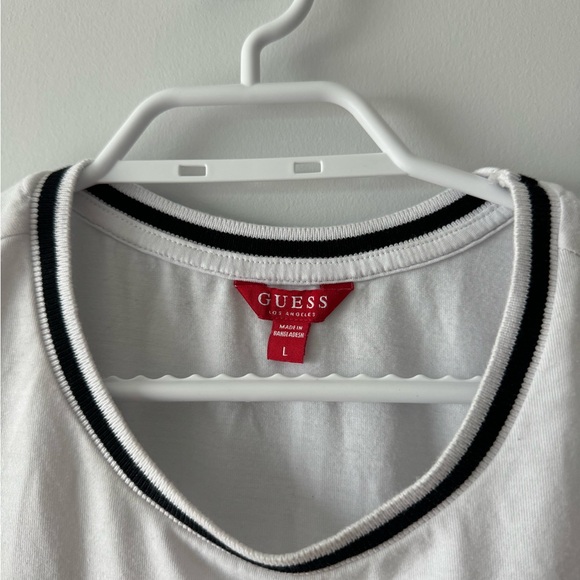 Guess White Tshirt - Picture 3 of 4